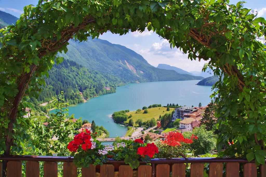 Hotel Aurora Molveno Exterior photo