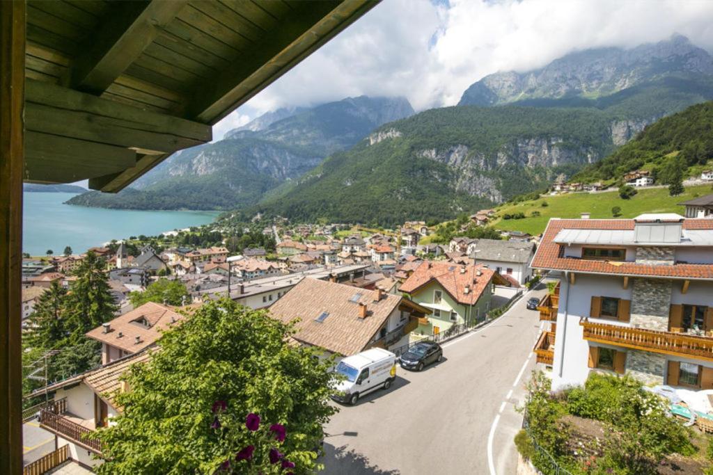 Hotel Aurora Molveno Exterior photo
