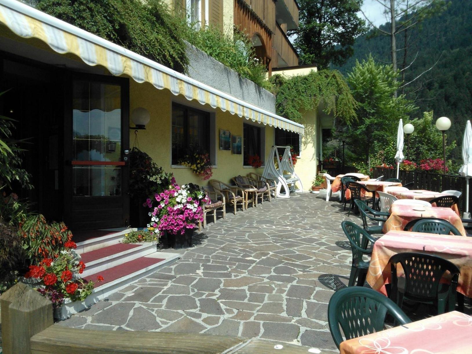 Hotel Aurora Molveno Exterior photo