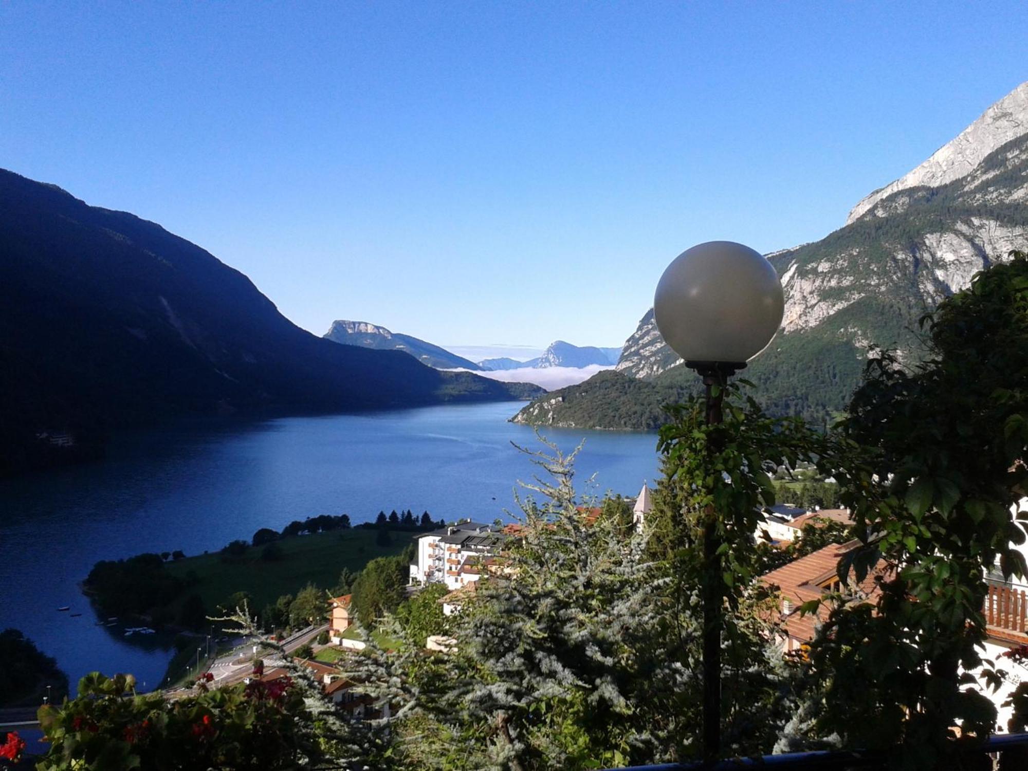 Hotel Aurora Molveno Exterior photo