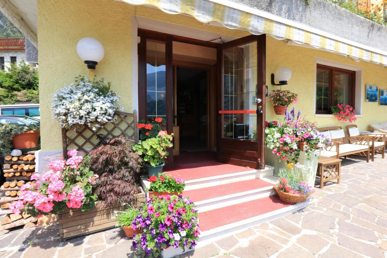 Hotel Aurora Molveno Exterior photo