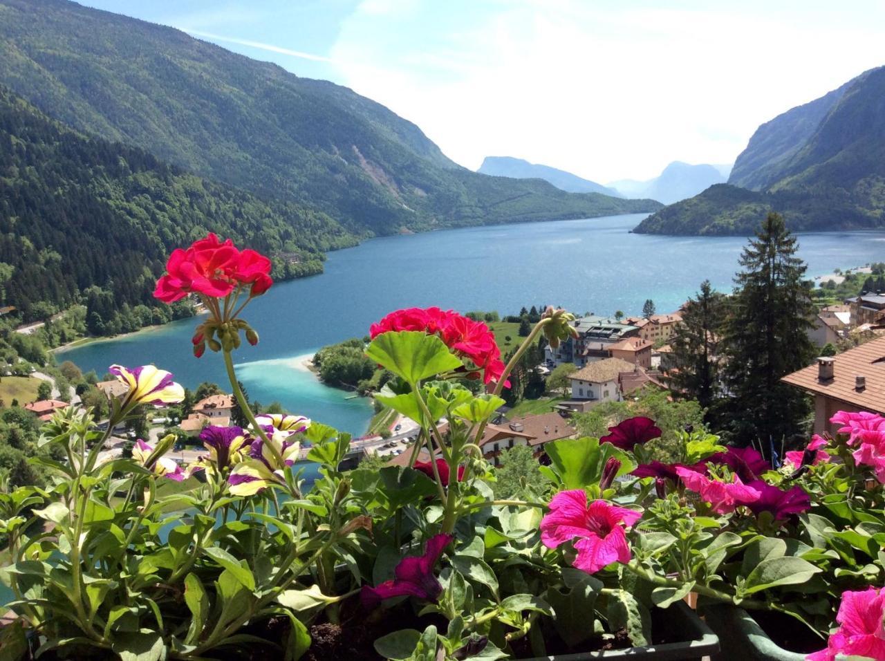 Hotel Aurora Molveno Exterior photo