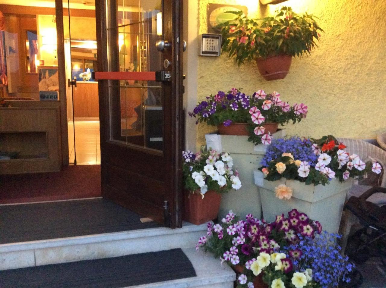 Hotel Aurora Molveno Exterior photo